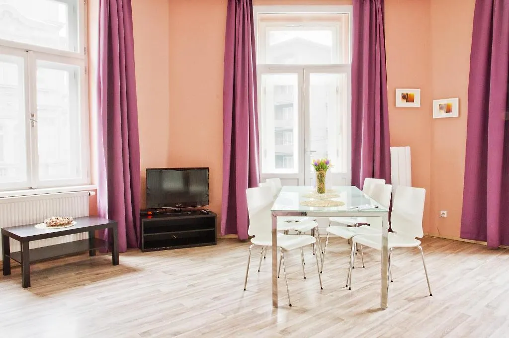 Royal Court Legerova Hotel Prague