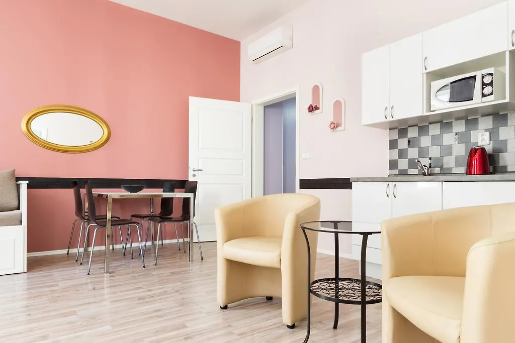 Royal Court Legerova Hotel Prague
