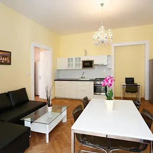  Apartamento Near The Charles Bridge