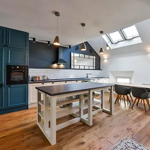 Wishlist Residences - Charles Bridge Apartment