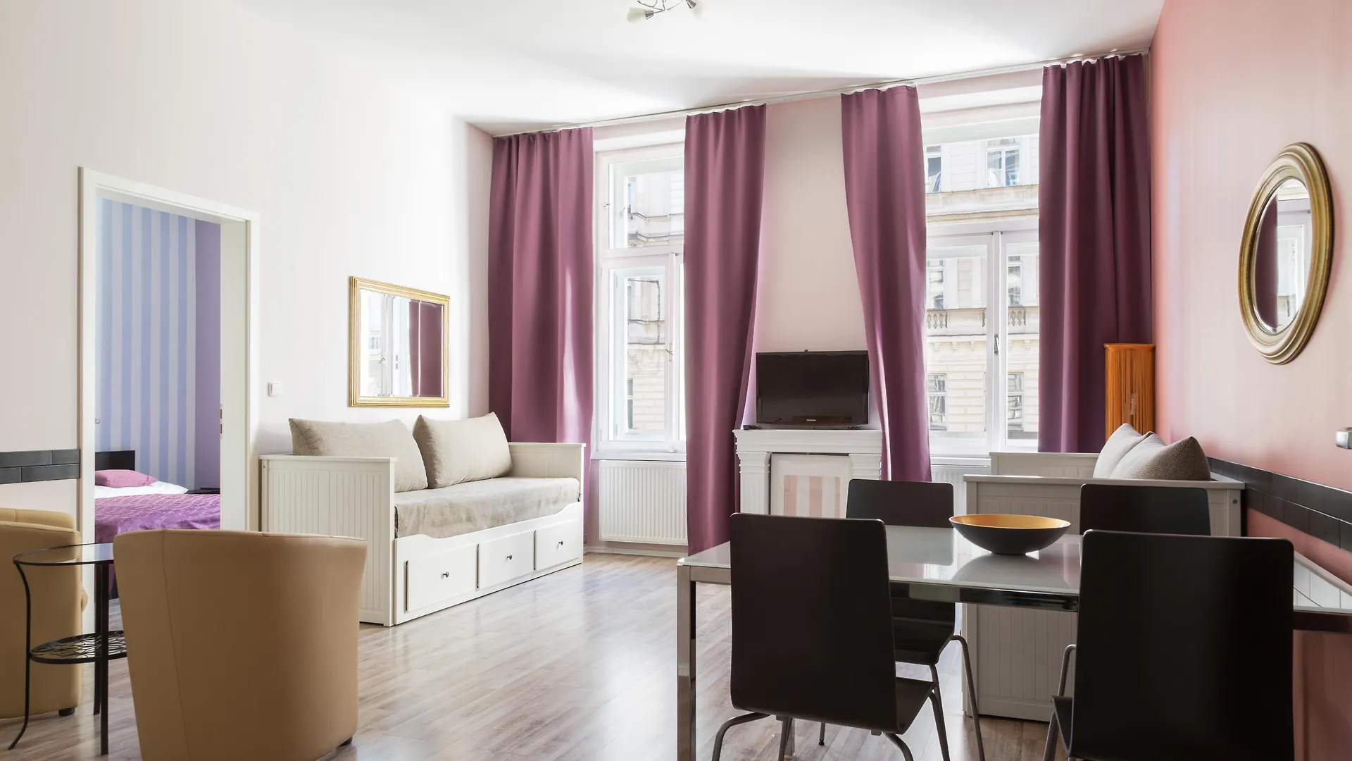 Royal Court Legerova Hotel Prague