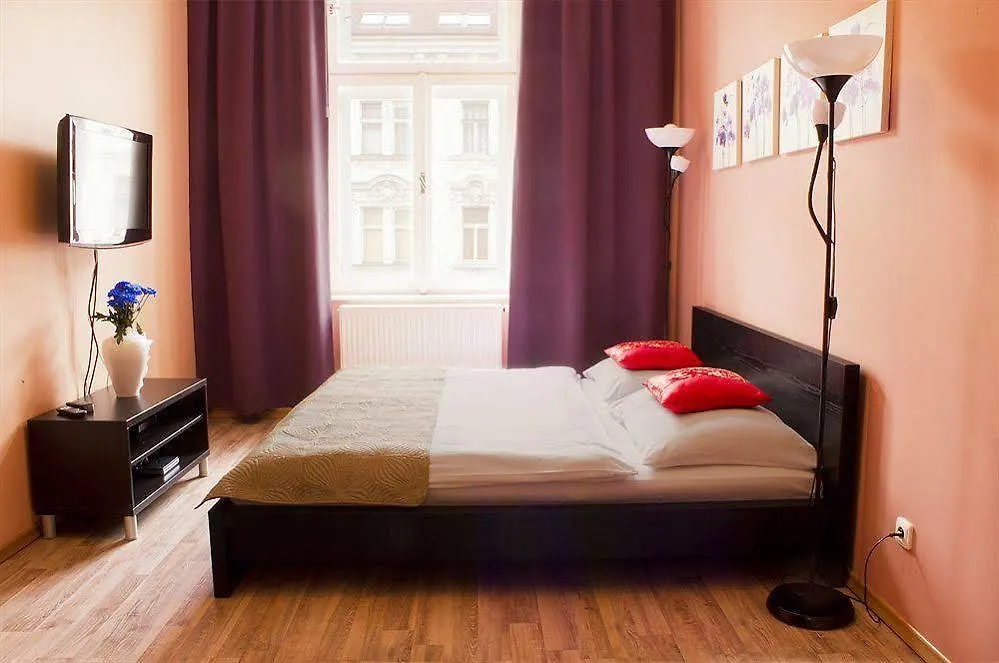 Royal Court Legerova Hotel Prague 3*,